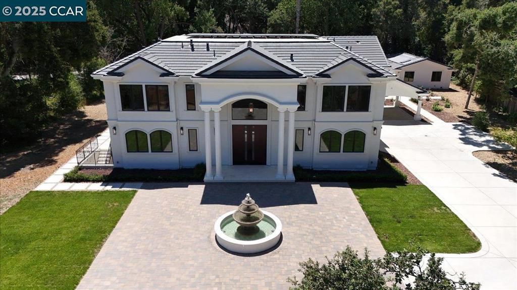 Exterior, Facade, None