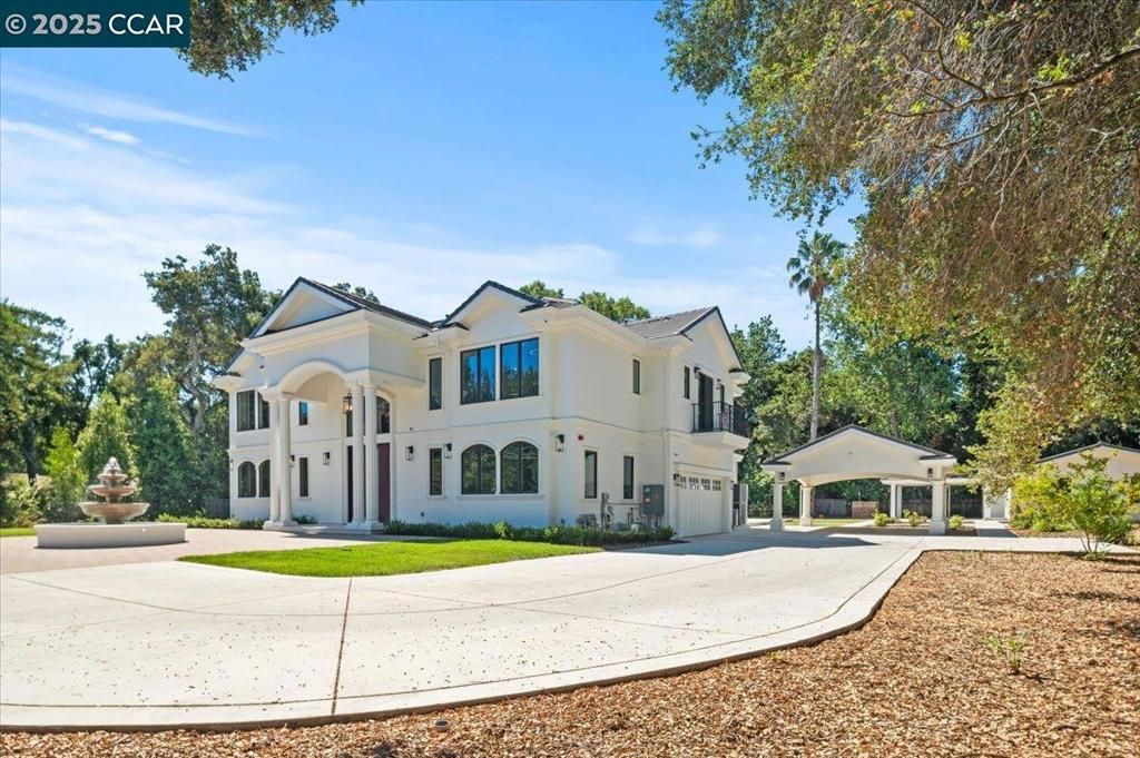 Backyard, Exterior, Facade, Farmhouse