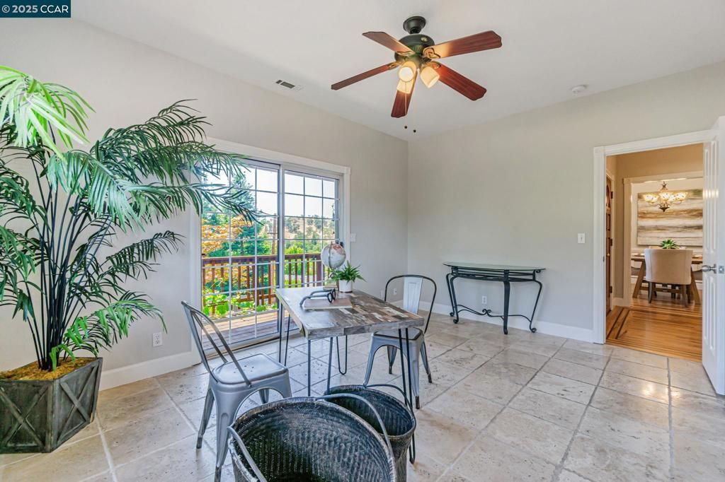 Dining room, Interior