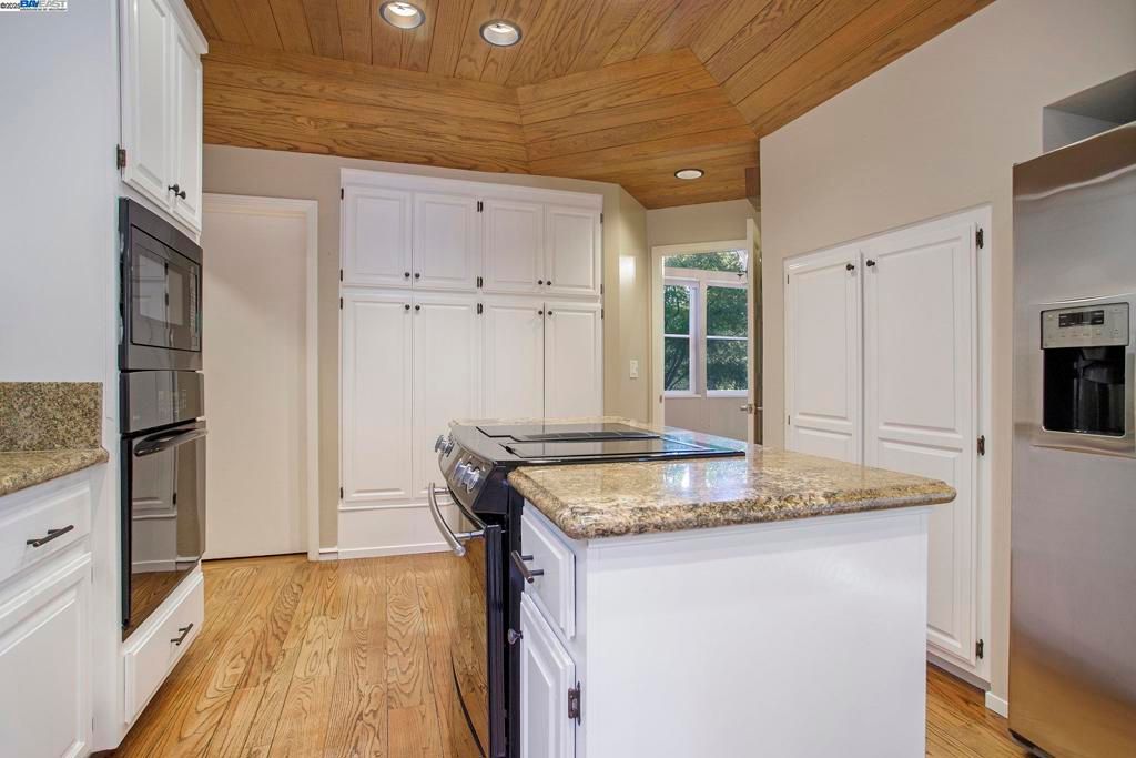 Interior, Kitchen, Recessed Lighting, Wooden Ceilings, Wood Texture Flooring