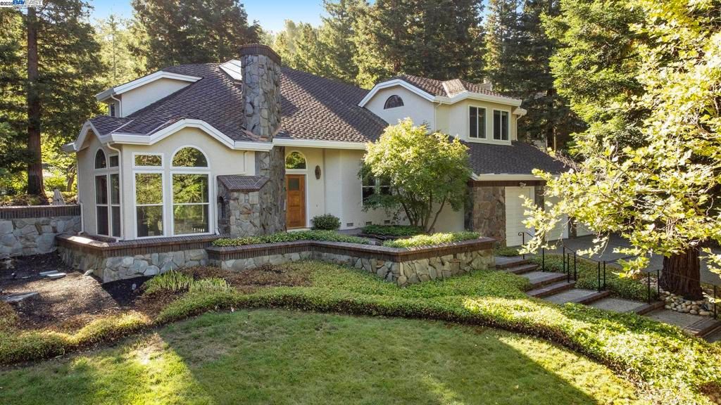 Backyard, Exterior, Facade, Mediterranean