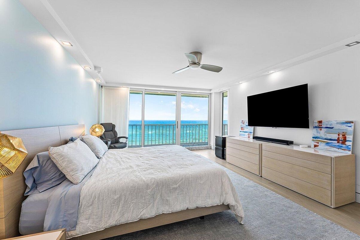 Bedroom, Interior, Water, Wood Texture Flooring