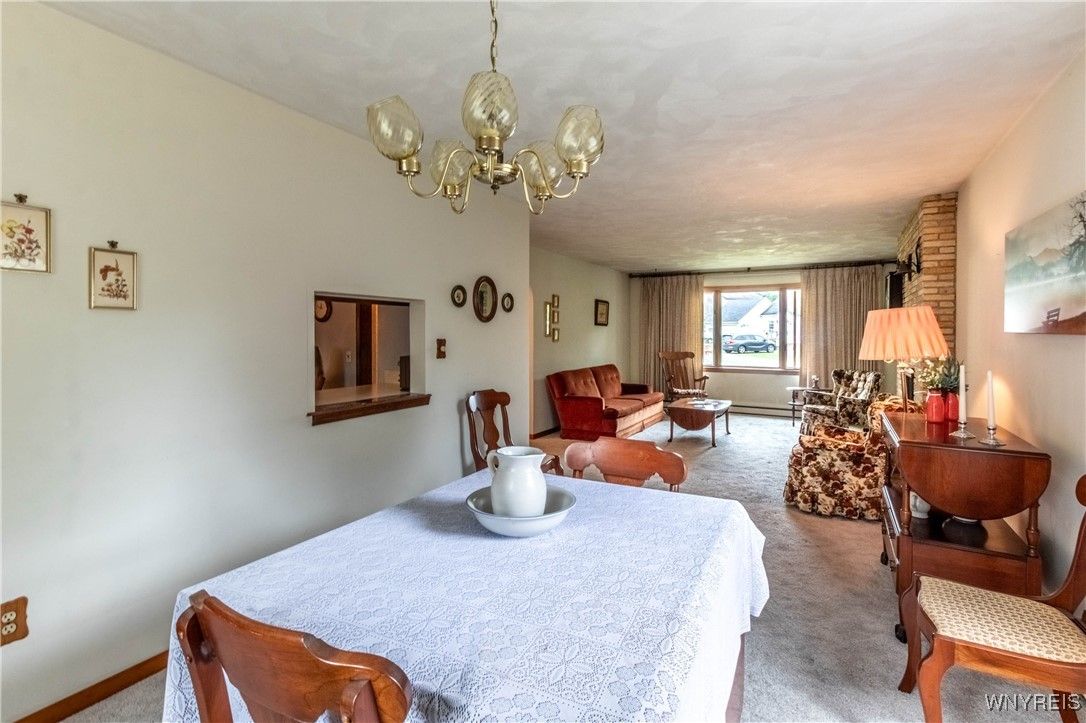 Chandelier, Dining room, Interior, Living room