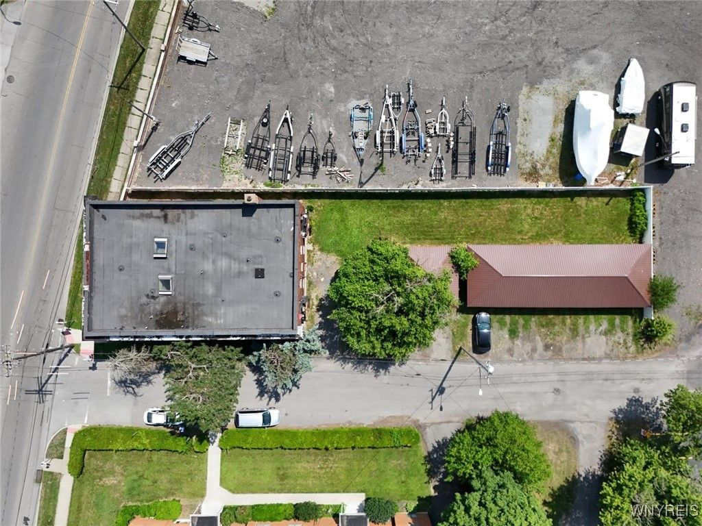 Exterior, Drone
