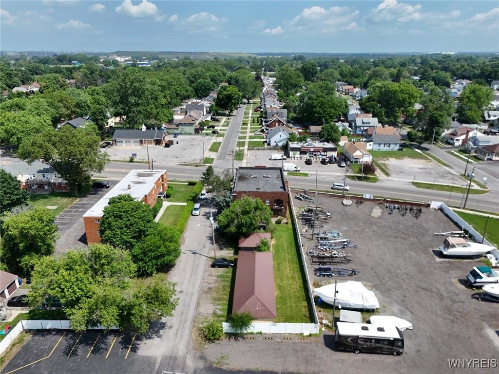 Exterior, Drone