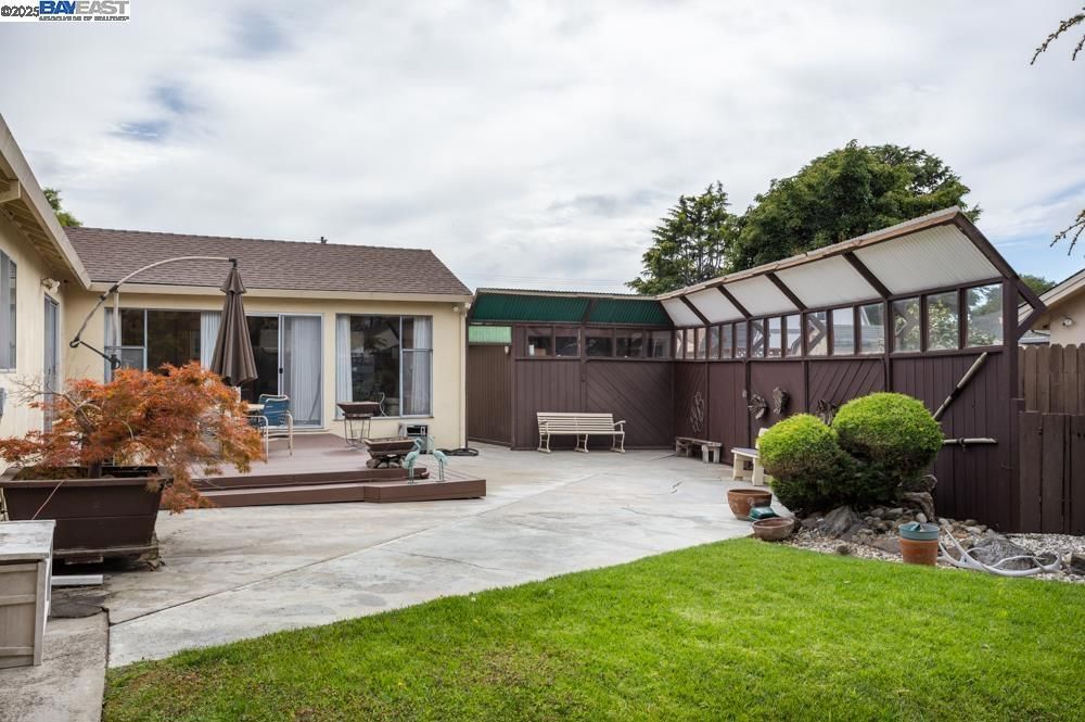 Backyard, Exterior