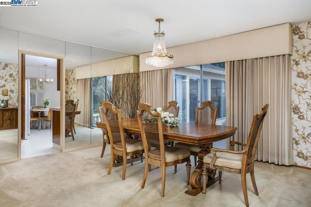 Chandelier, Dining room, Interior