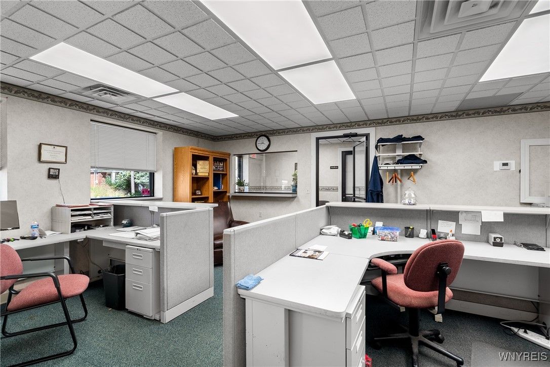 Home Office, Interior