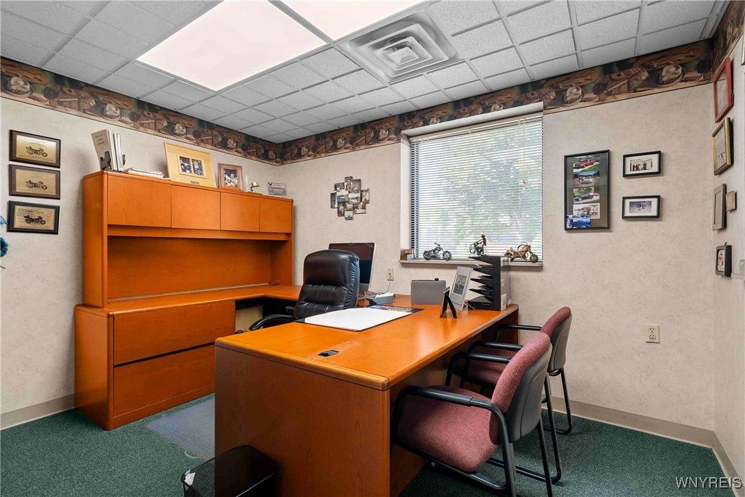 Home Office, Interior
