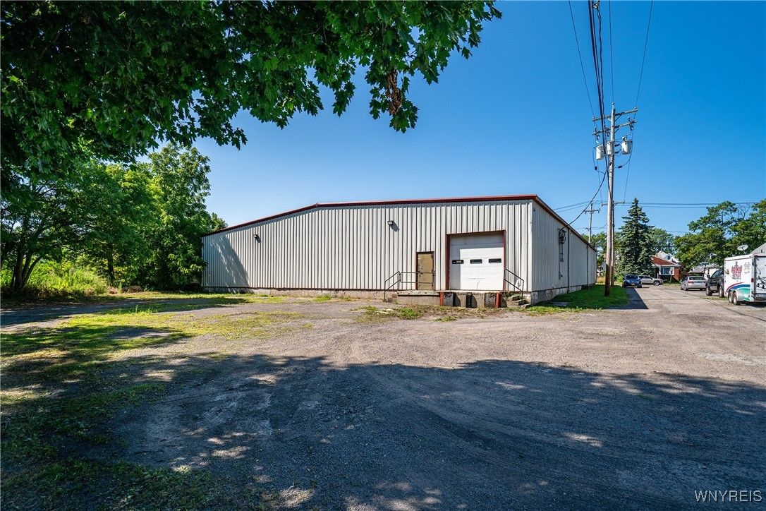 Backyard, Detached Garage, Exterior