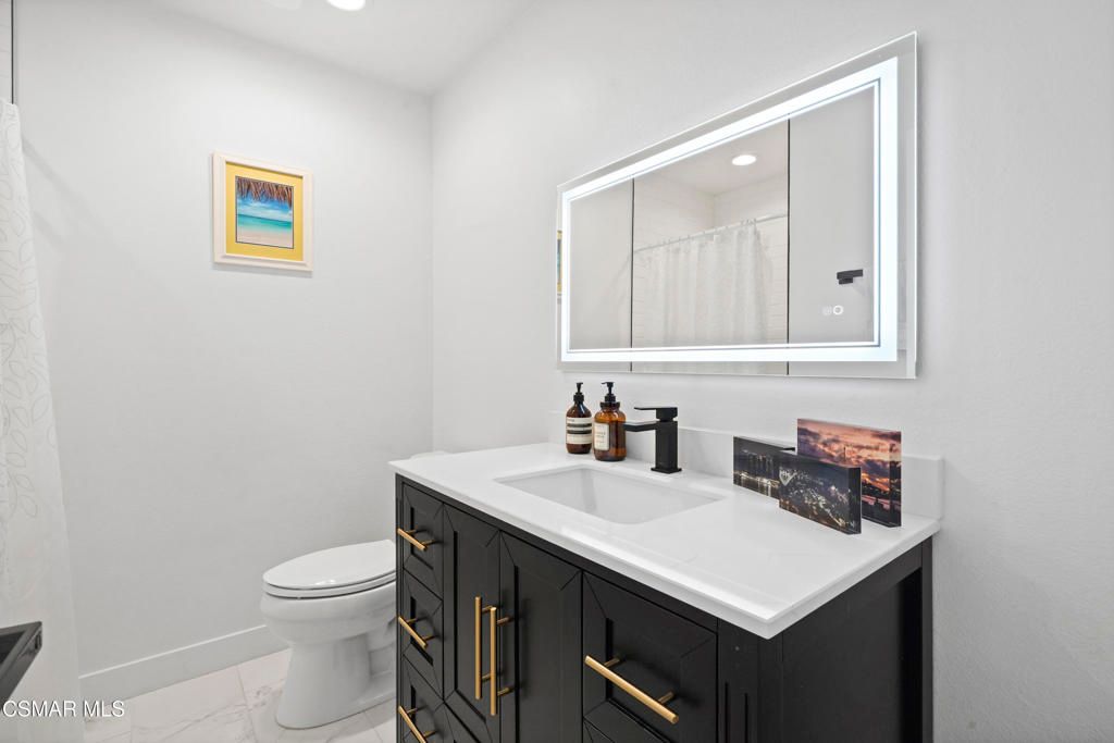 Bathroom, Interior, Marble, Recessed Lighting