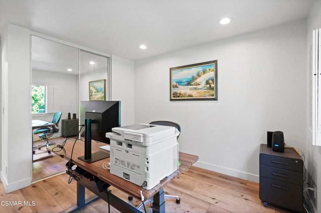 Home Office, Interior, Recessed Lighting, Wood Texture Flooring