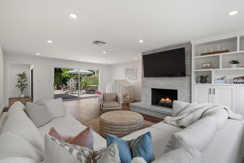 Fireplace, Interior, Living room, Recessed Lighting, Wood Texture Flooring