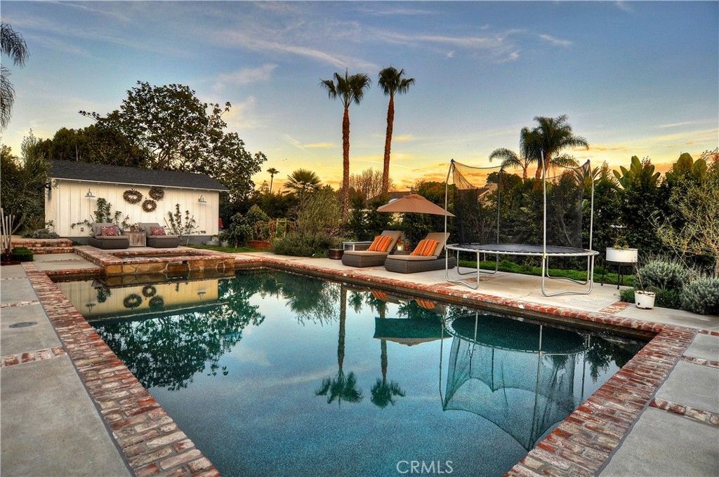 Exterior, Playground, Pool