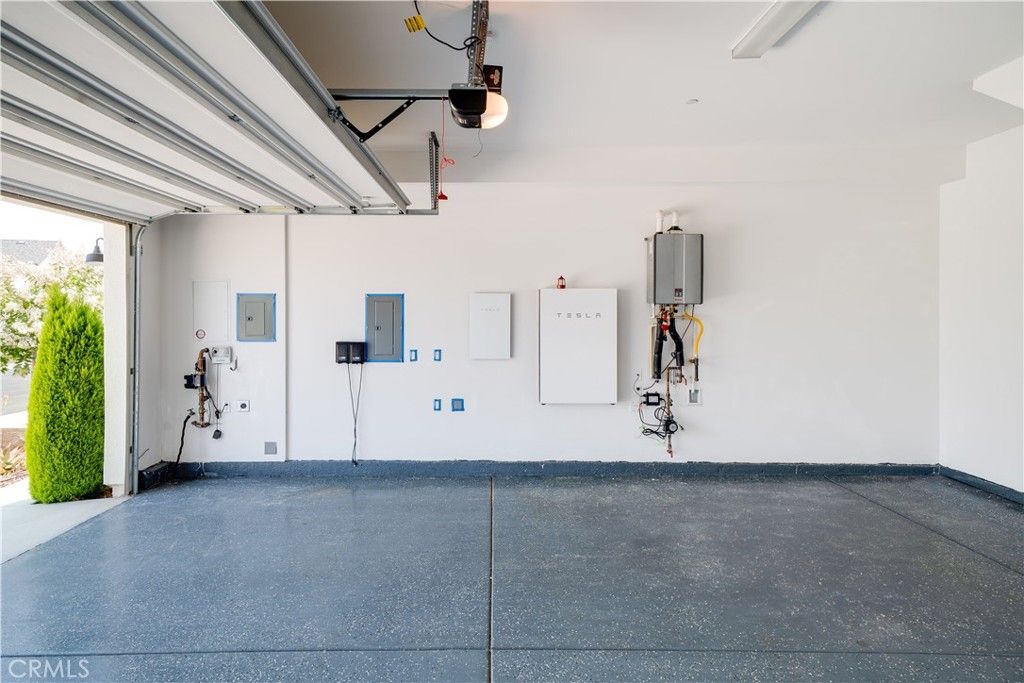 Garage, Interior