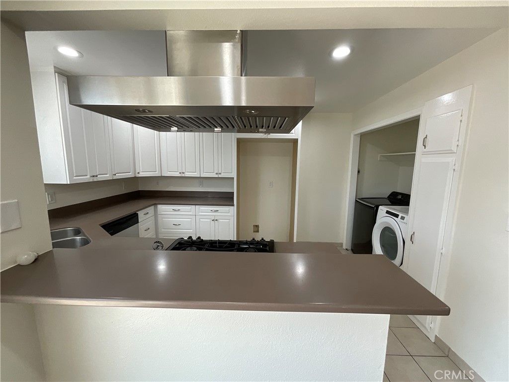 Interior, Kitchen, Recessed Lighting, Washer