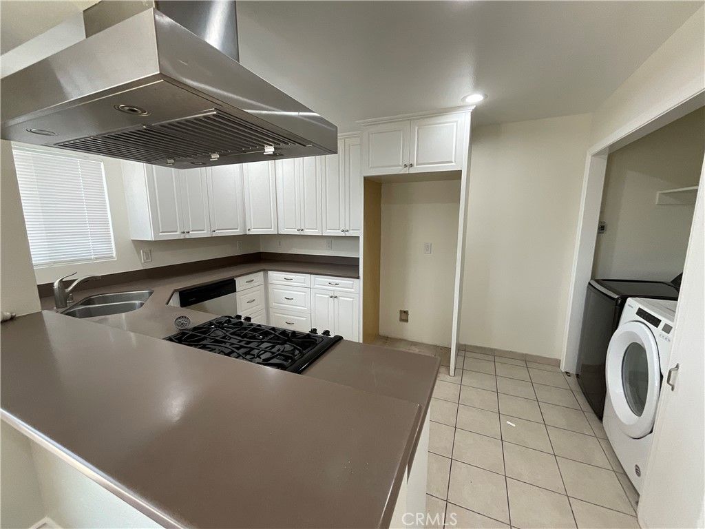 Interior, Kitchen, Recessed Lighting, Washer