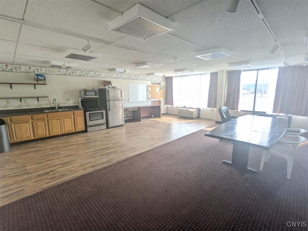 Dining room, Interior, Kitchen, Stainless Steel Appliances, Wood Texture Flooring