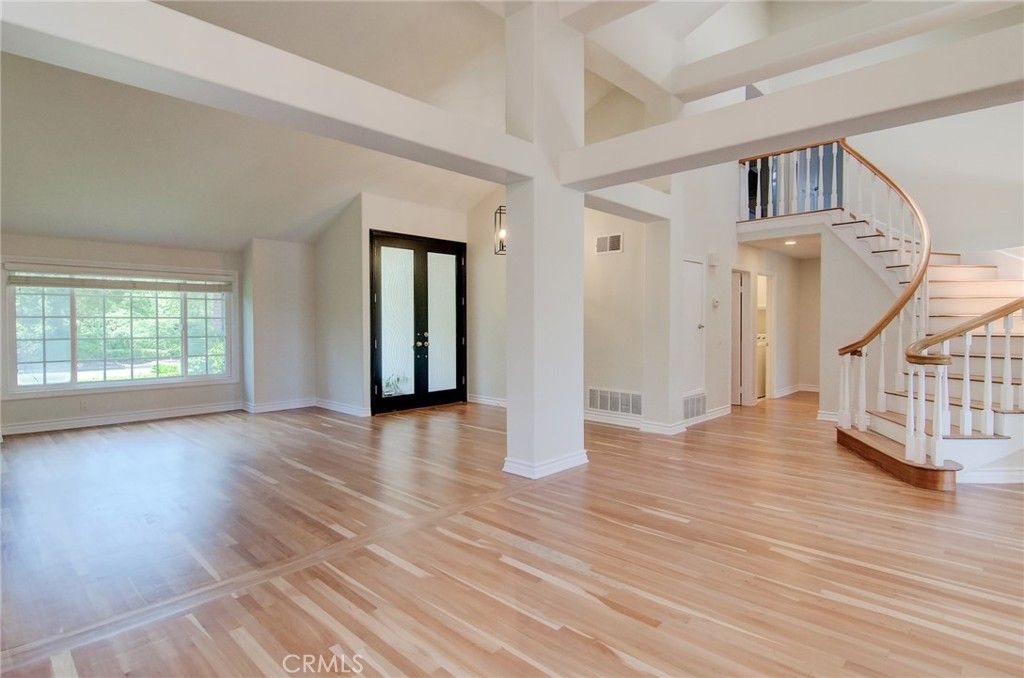 Empty room, Interior, Pendant Lights, Wood Texture Flooring