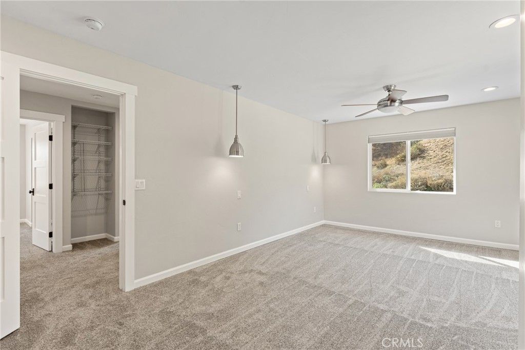 Empty room, Interior, Pendant Lights, Recessed Lighting