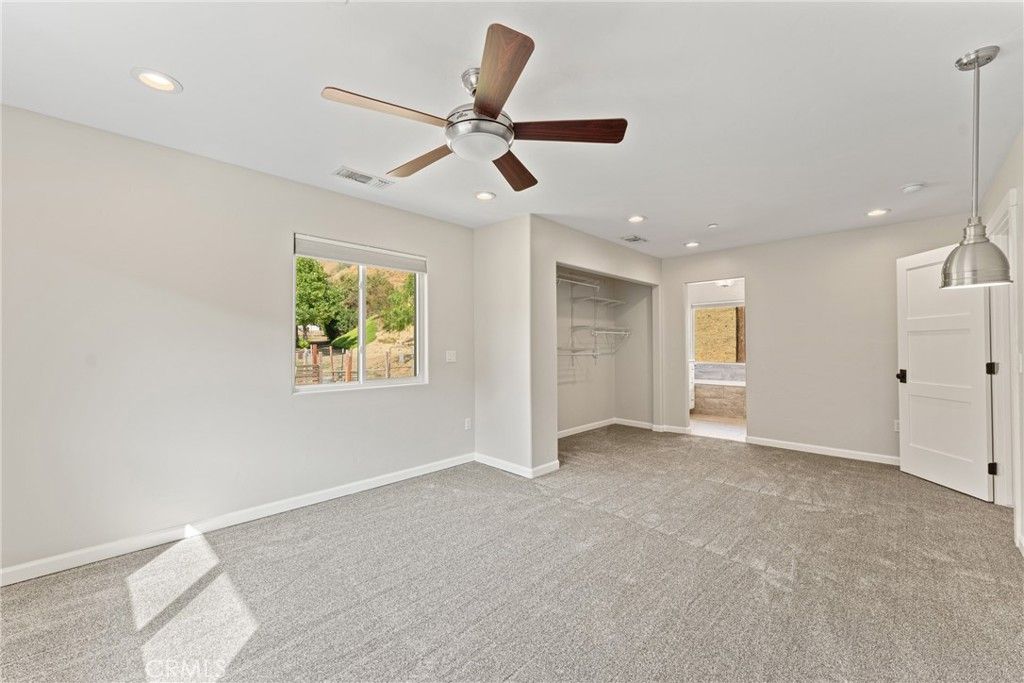 Empty room, Interior, Pendant Lights, Recessed Lighting, Walk-in Closets