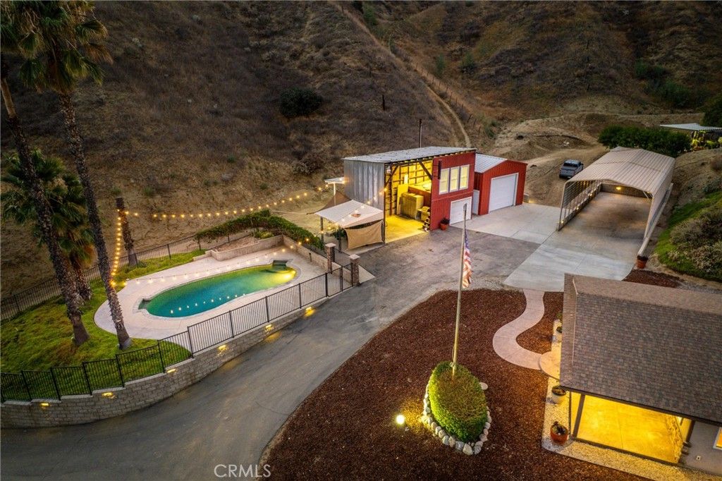 Exterior, Drone