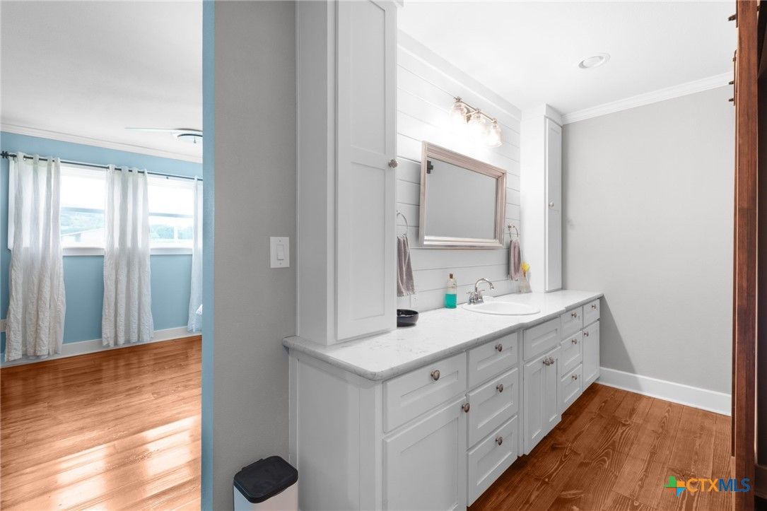 Bathroom, Interior, Recessed Lighting, Wood Texture Flooring