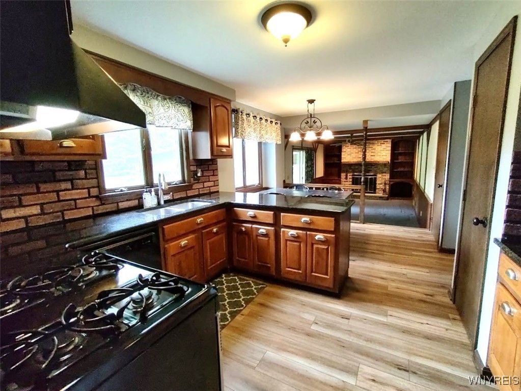 Chandelier, Interior, Kitchen, Wood Texture Flooring
