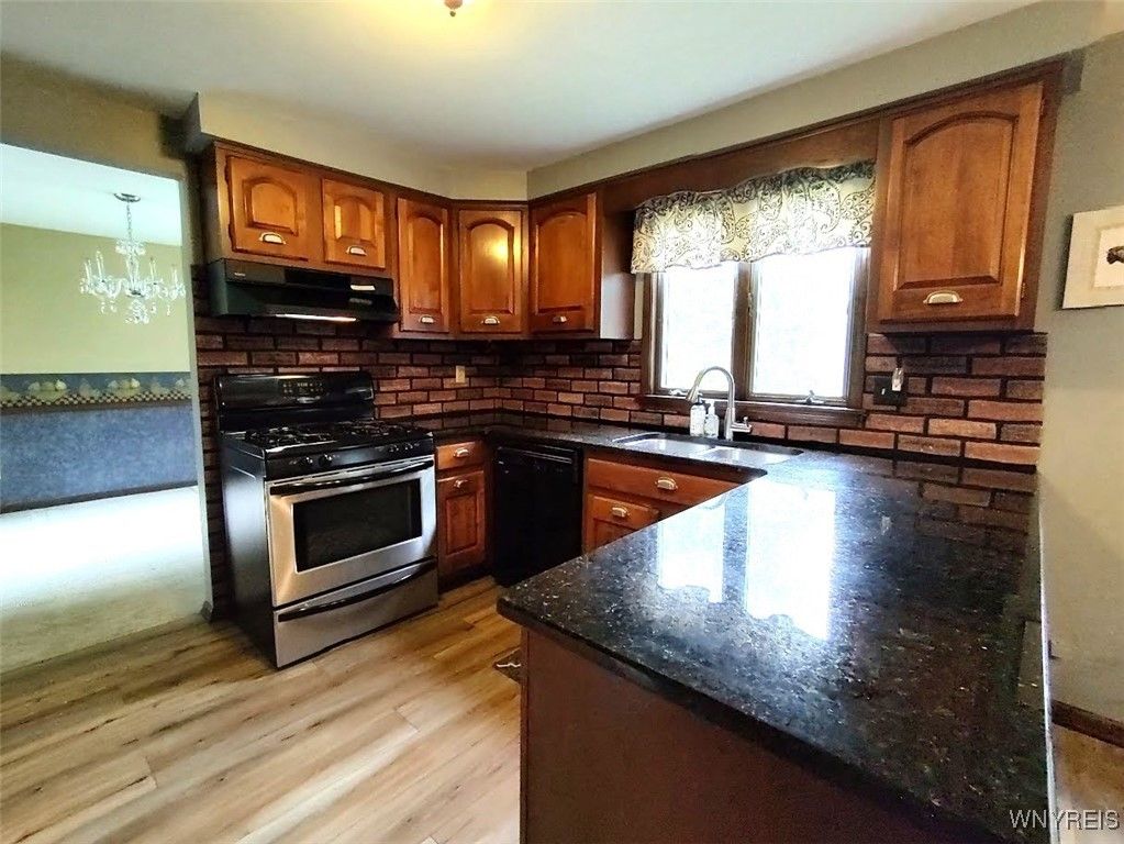 Interior, Kitchen, Pendant Lights, Wood Texture Flooring