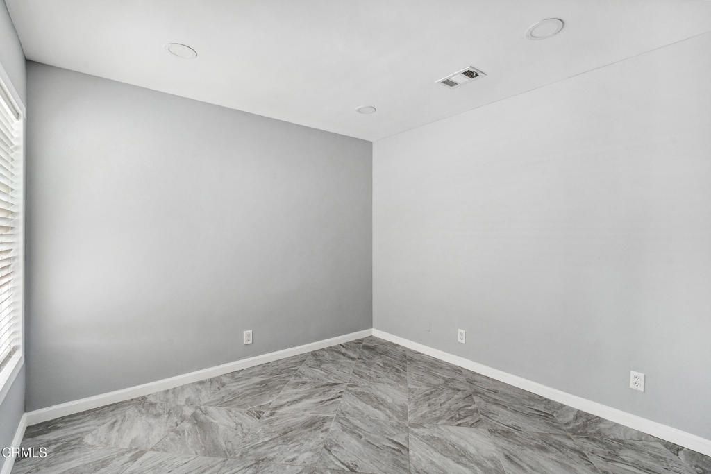 Empty room, Interior, Marble, Recessed Lighting