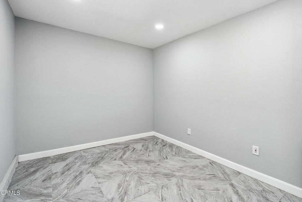 Empty room, Interior, Marble, Recessed Lighting
