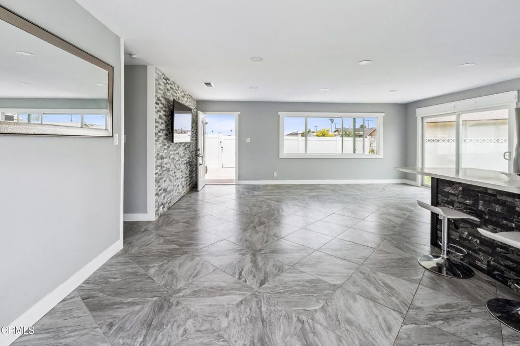 Empty room, Interior, Marble, Recessed Lighting, Stone Walls