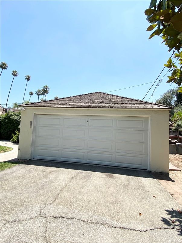 Detached Garage, Exterior