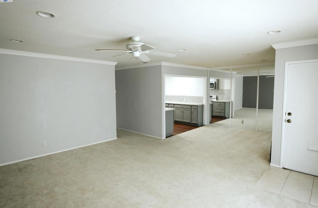 Empty room, Interior, Kitchen, Recessed Lighting