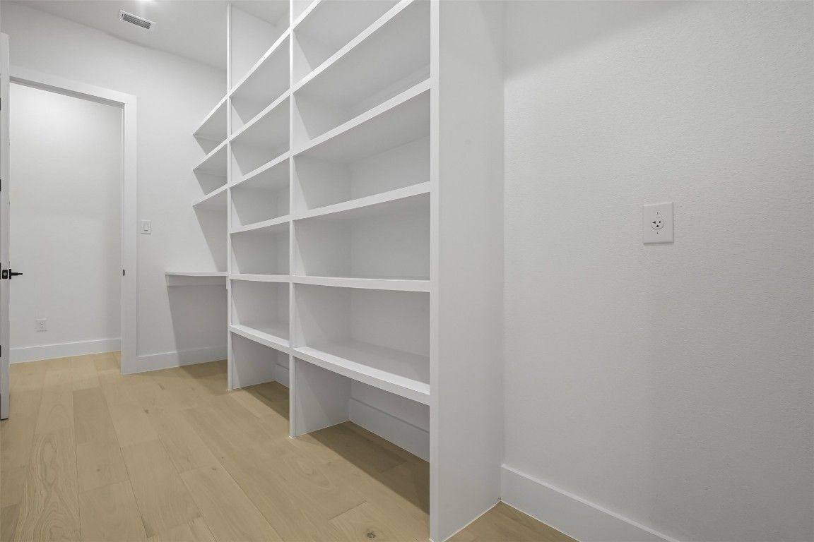 Interior, Walk-in Closets, Wood Texture Flooring