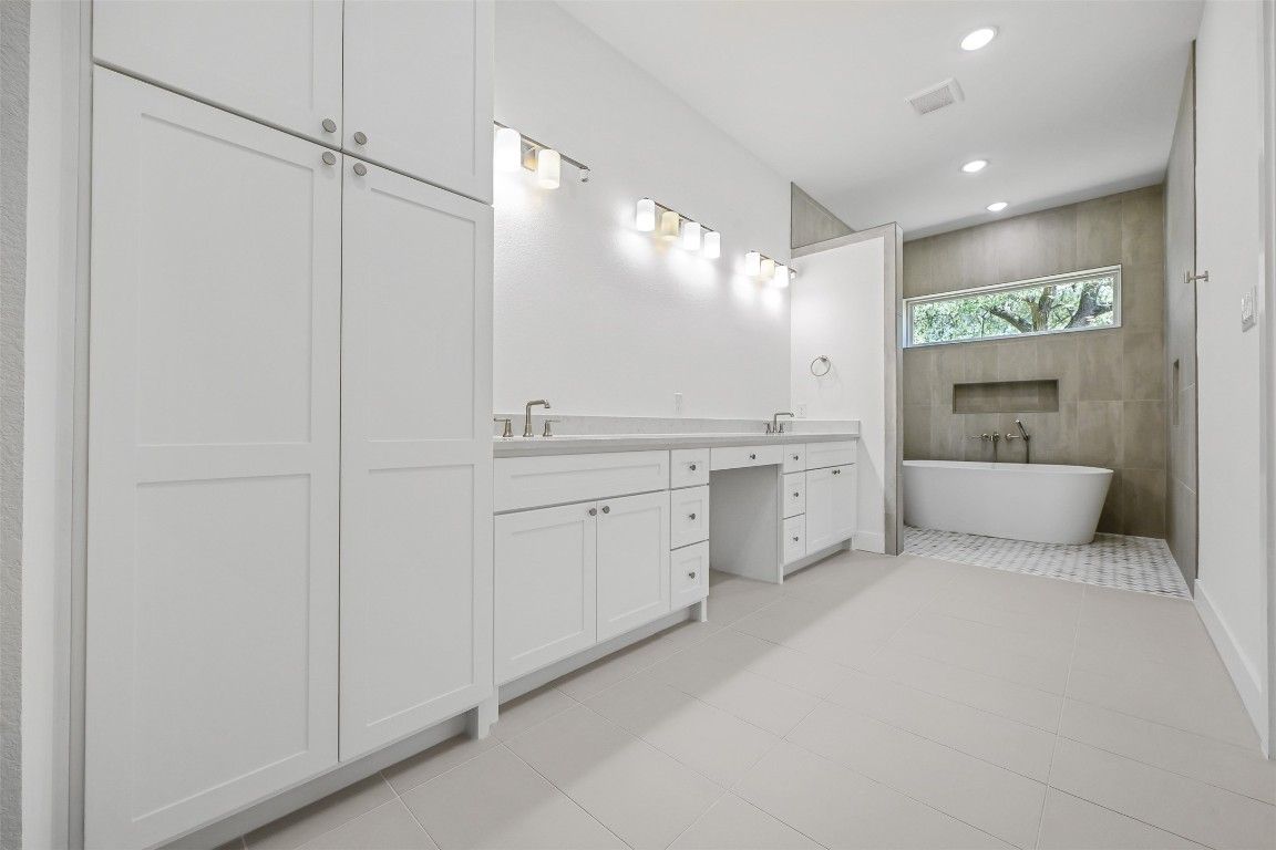 Bathroom, Dual Sink Vanities, Free Standing Baths, Interior, Recessed Lighting