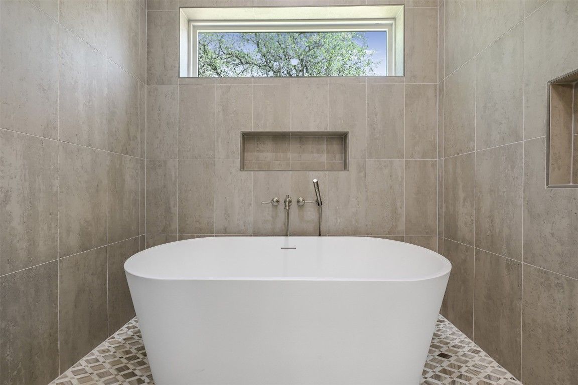 Bathroom, Free Standing Baths, Interior