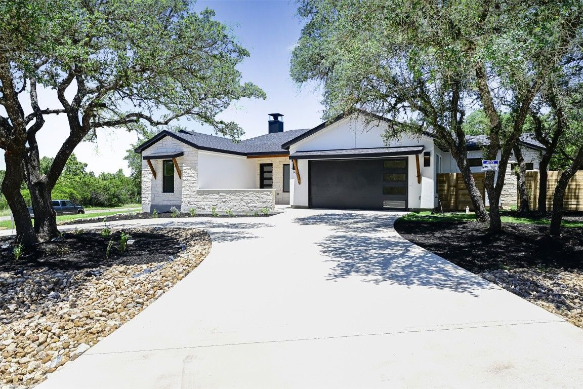Attached, Exterior, Facade, Ranch