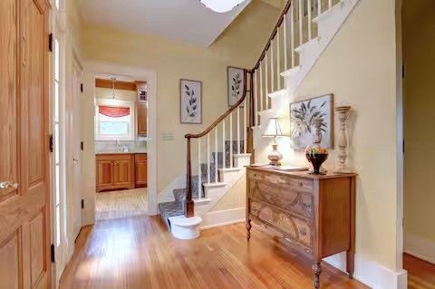 Interior, Pendant Lights, Wood Texture Flooring