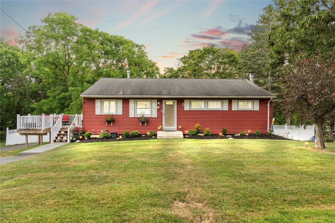 Backyard, Exterior, Facade, Cape Cod
