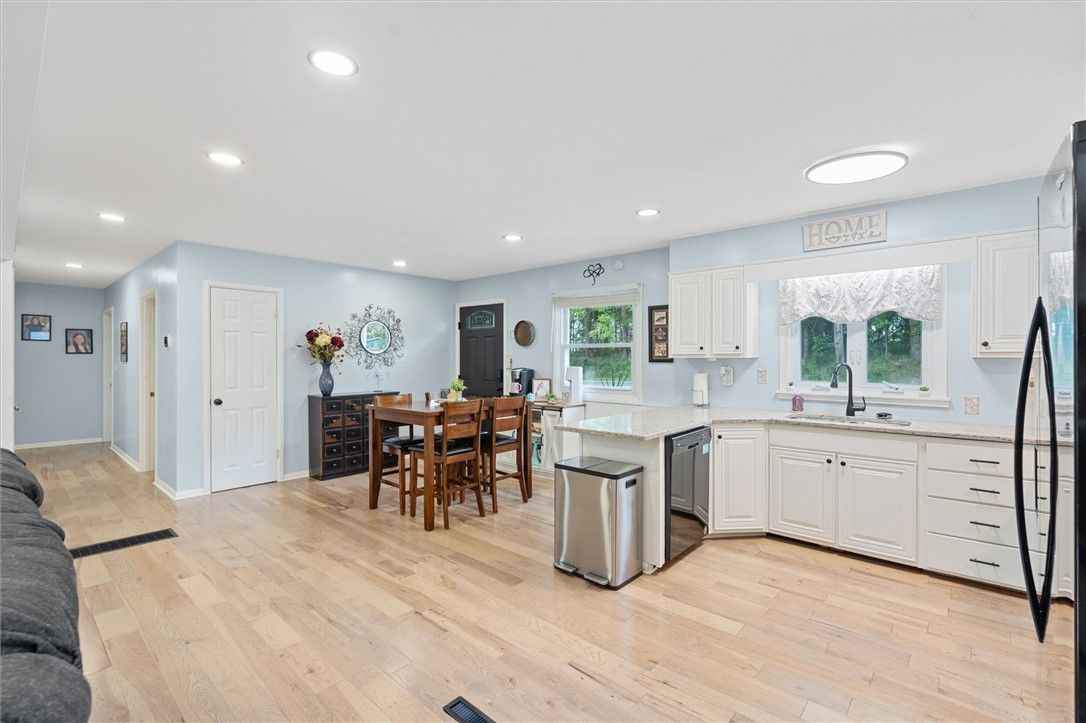 Dining room, Interior, Kitchen, Recessed Lighting, Wood Texture Flooring