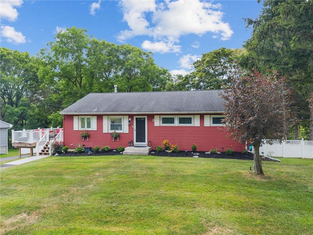 Backyard, Exterior, Facade, Cape Cod