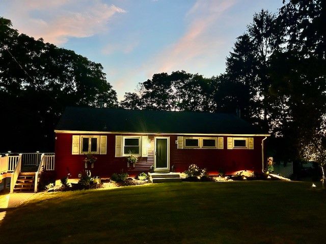 Exterior, Facade, Cape Cod