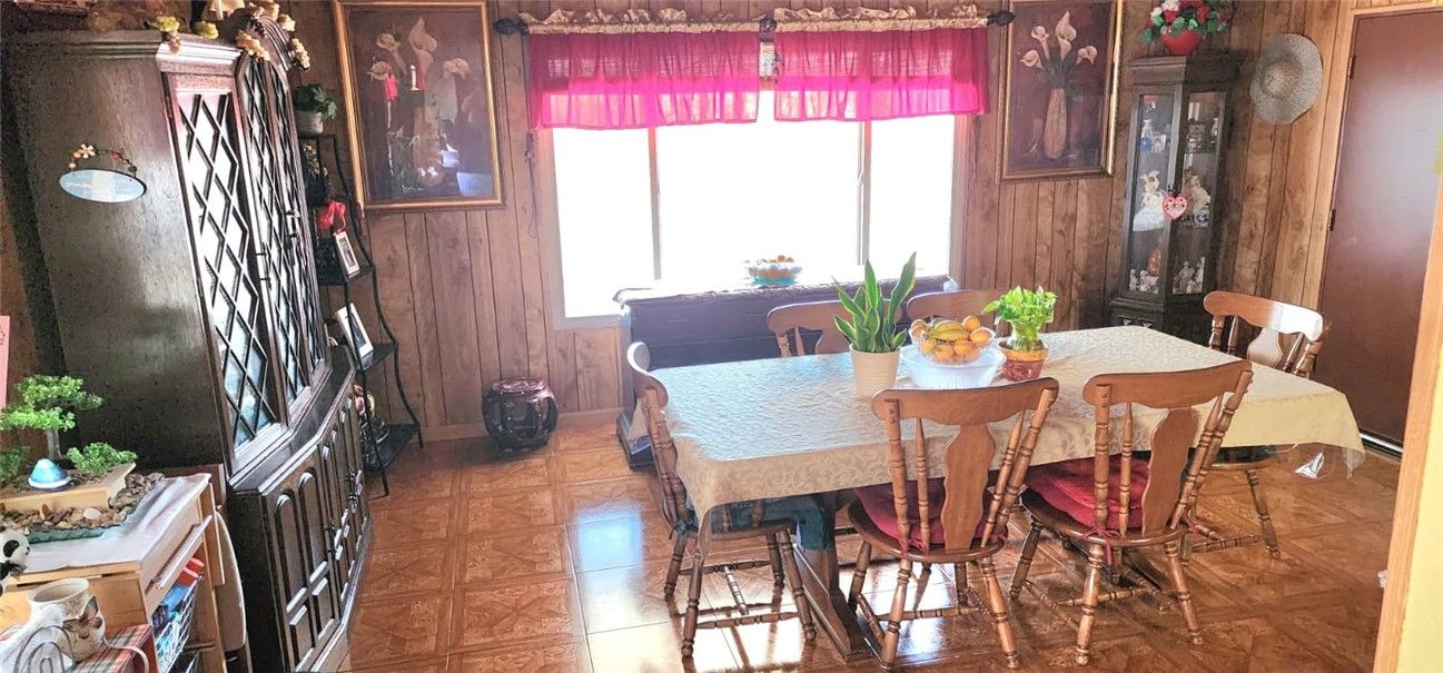 Dining room, Interior