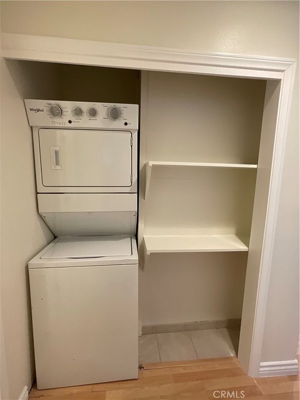 Interior, Utility Closets, Washer, Wood Texture Flooring