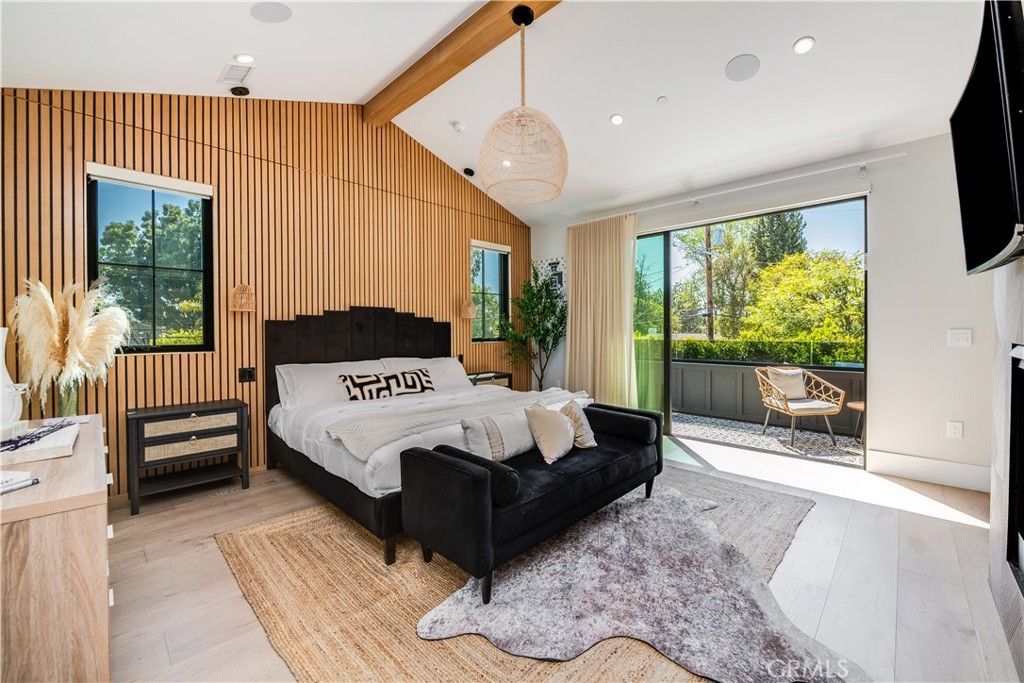Bedroom, Interior, Pendant Lights, Recessed Lighting, Wooden Beams, Wood Texture Flooring, Wooden Walls