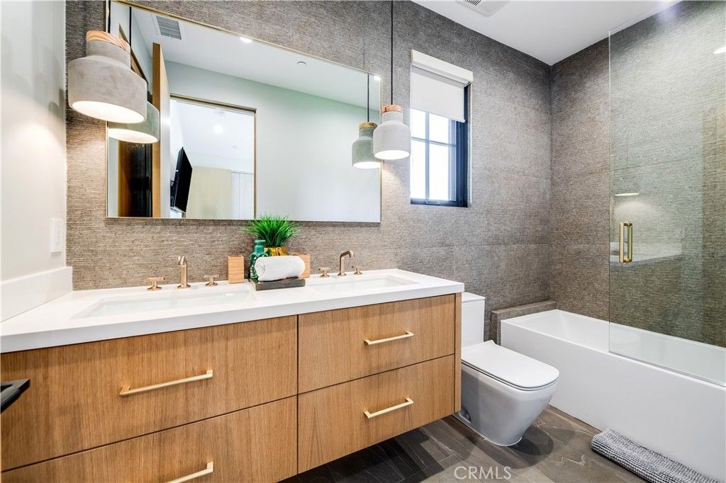 Bathroom, Dual Sink Vanities, Glass Shower, Interior, Pendant Lights, Recessed Lighting