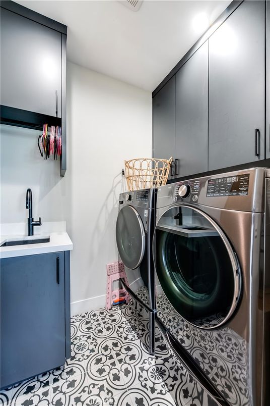 Interior, Washer