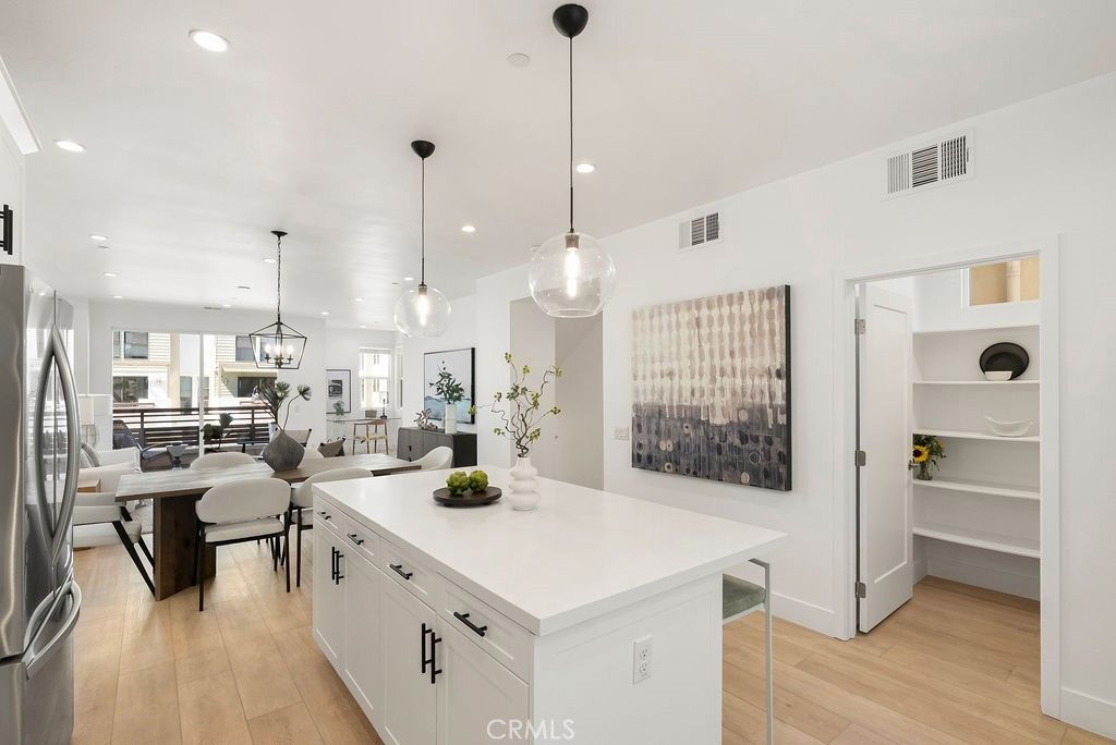 Dining room, Interior, Kitchen, Pendant Lights, Recessed Lighting, Wood Texture Flooring