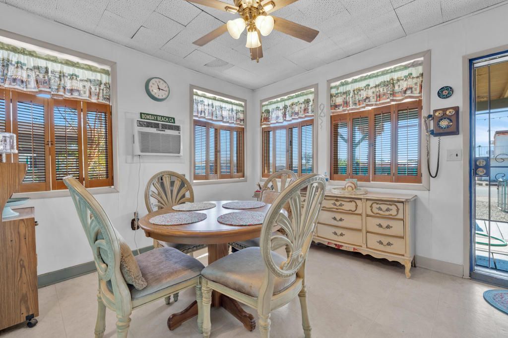 Dining room, Interior